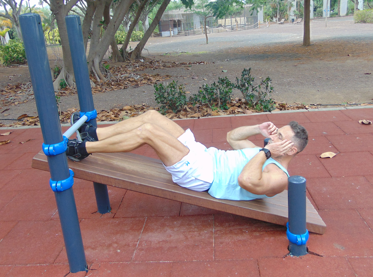 Best workout for men over 40 : abdomen exercise
